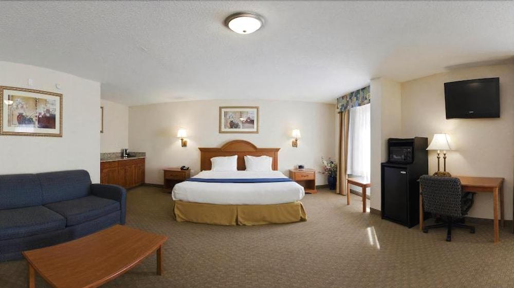 Clarion Pointe New Bern Hotel Екстериор снимка