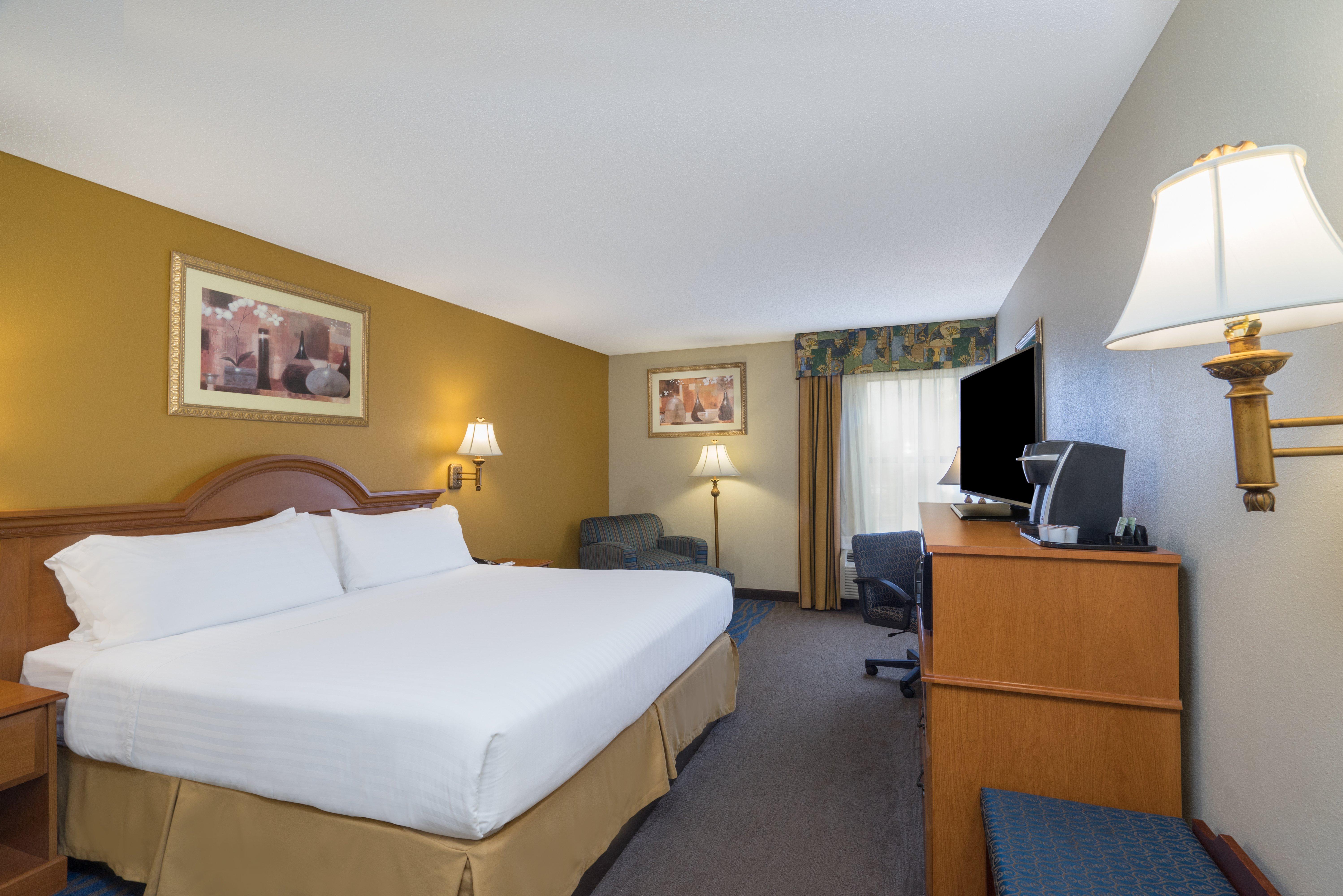 Clarion Pointe New Bern Hotel Екстериор снимка