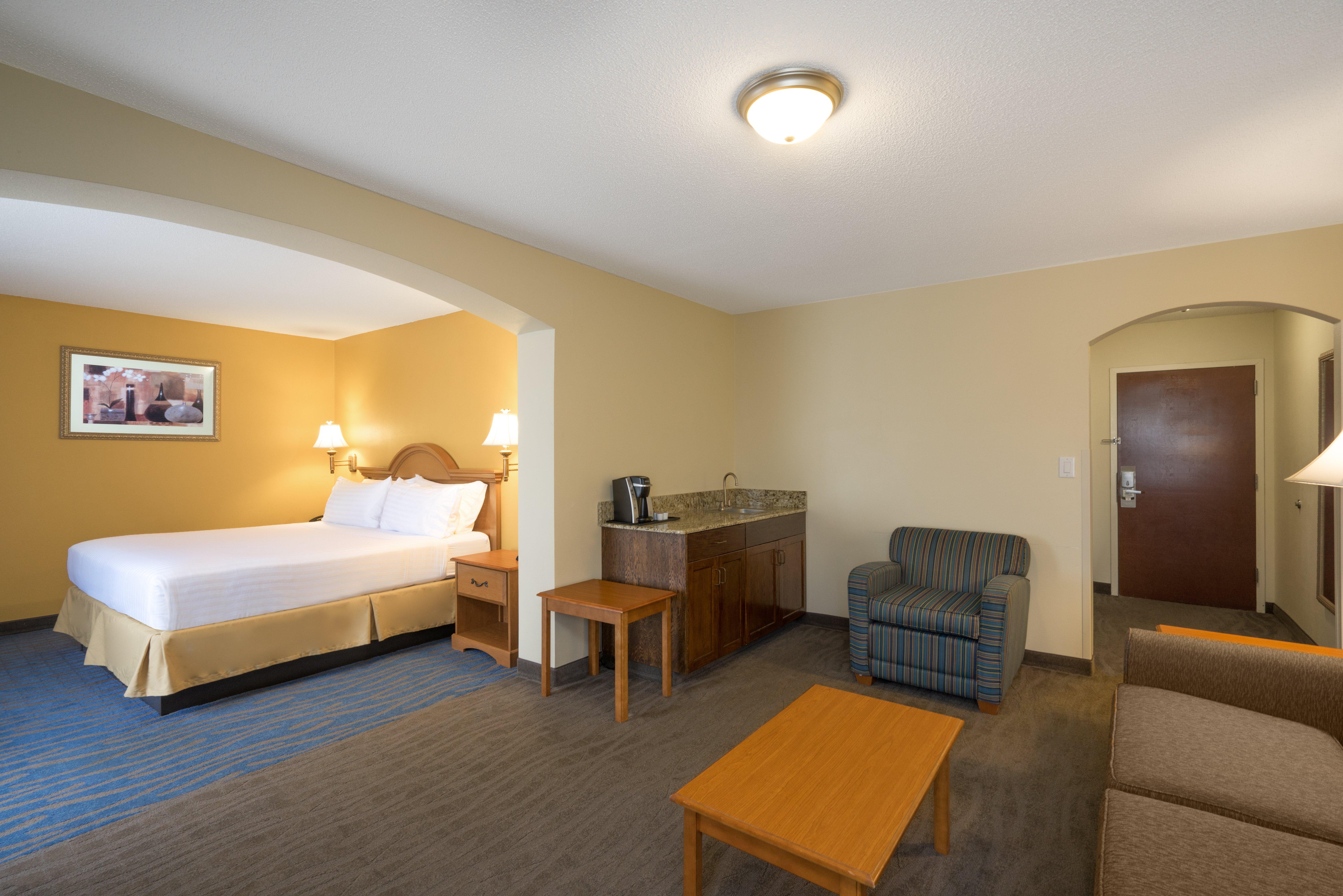 Clarion Pointe New Bern Hotel Екстериор снимка