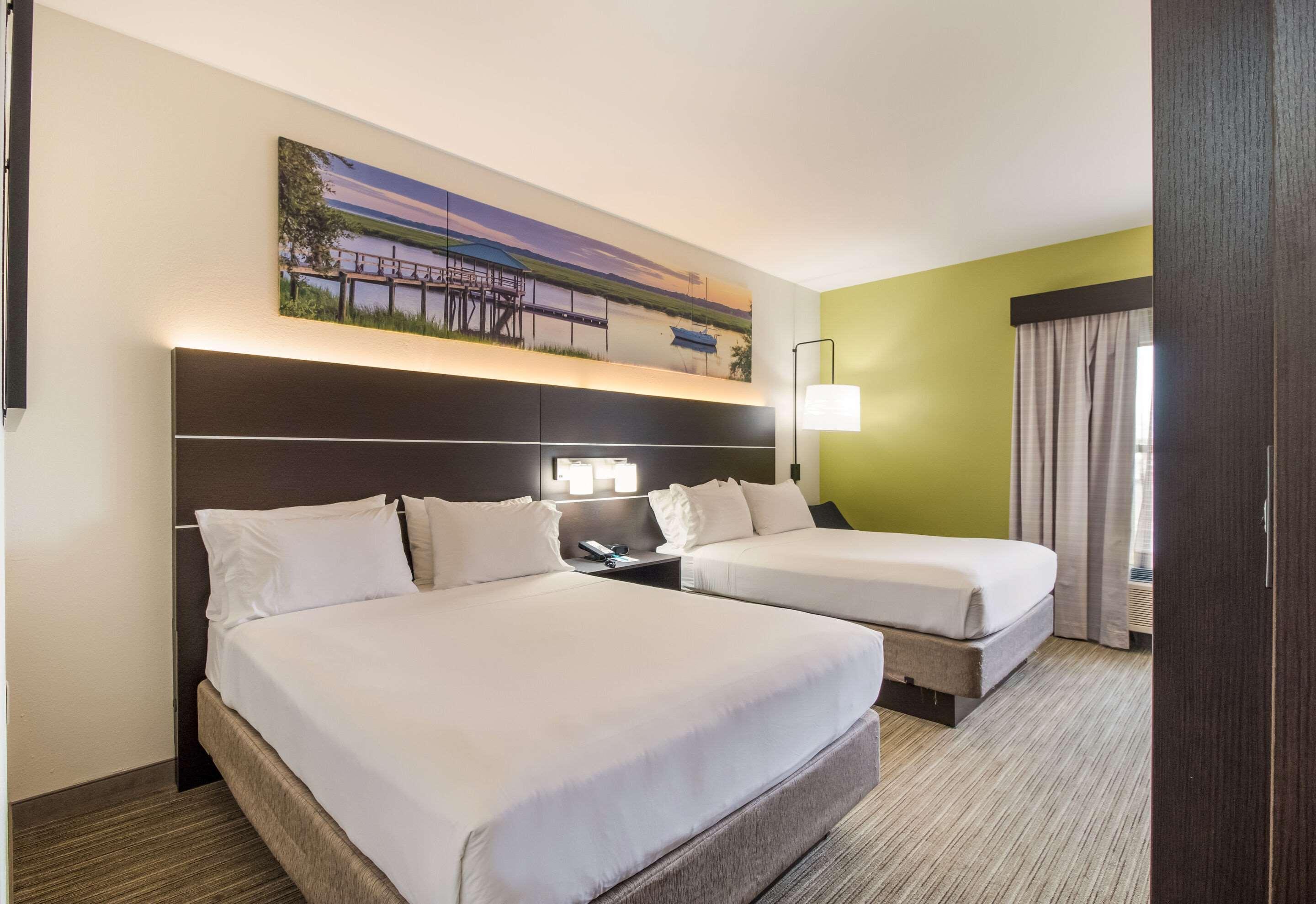 Clarion Pointe New Bern Hotel Екстериор снимка