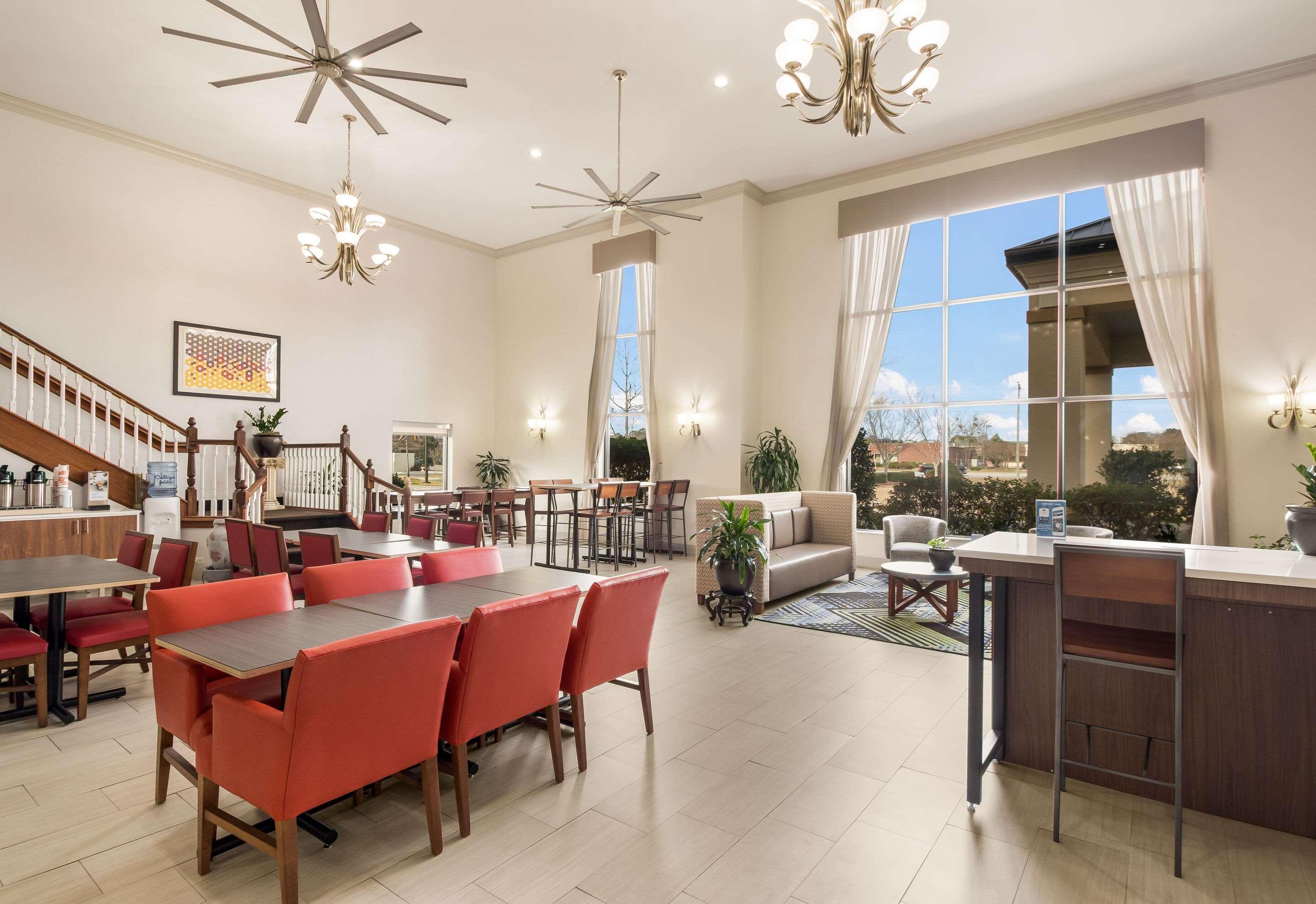 Clarion Pointe New Bern Hotel Екстериор снимка