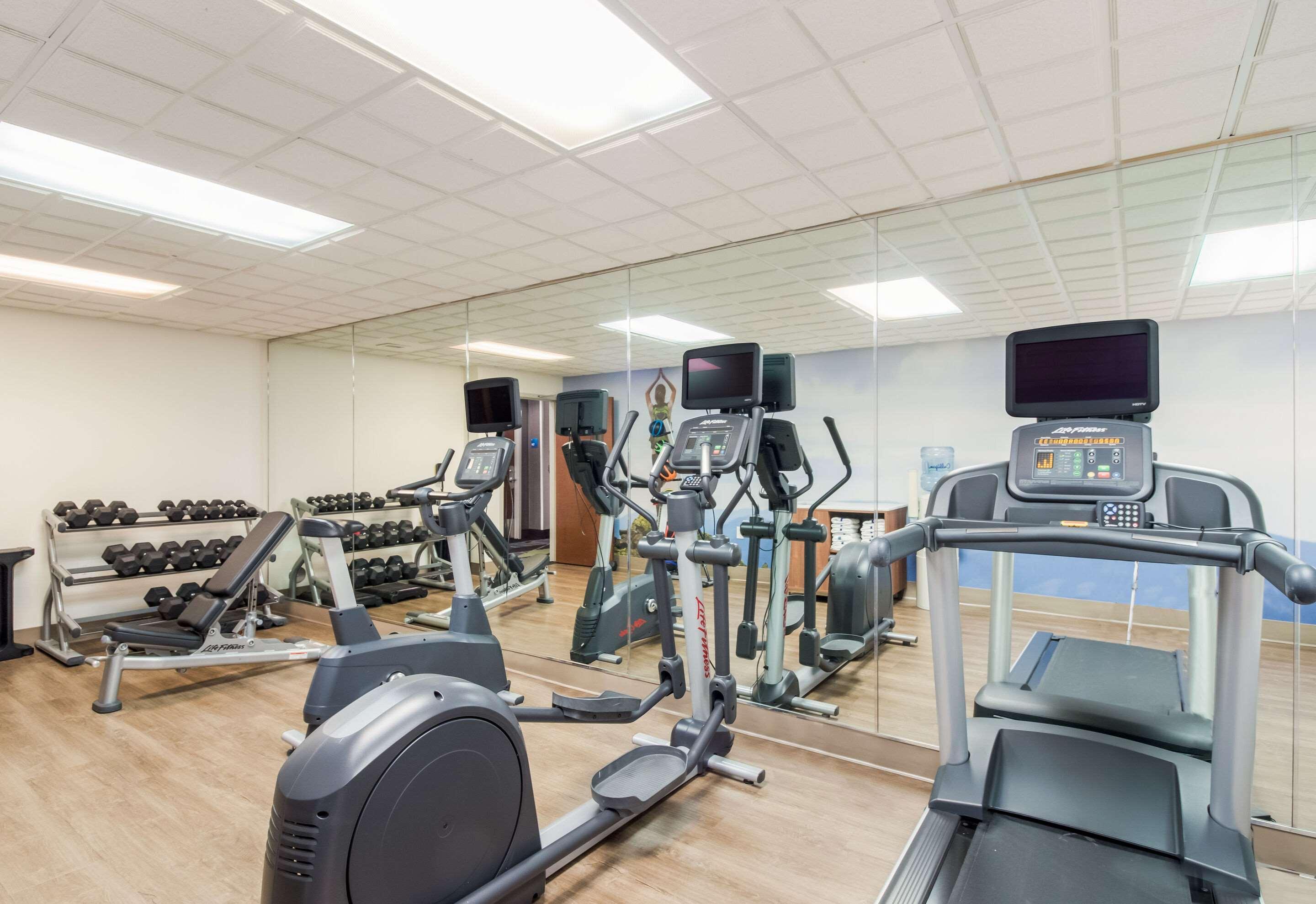 Clarion Pointe New Bern Hotel Екстериор снимка