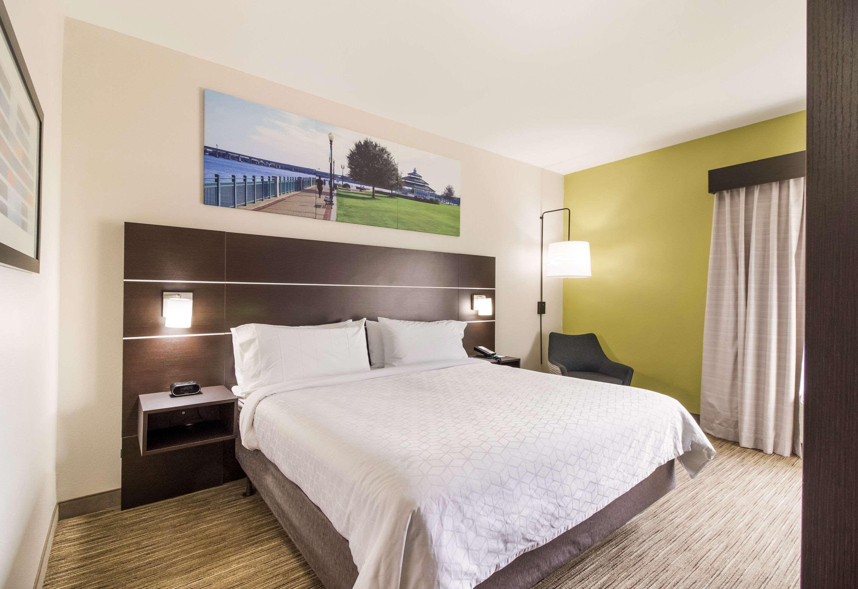 Clarion Pointe New Bern Hotel Екстериор снимка