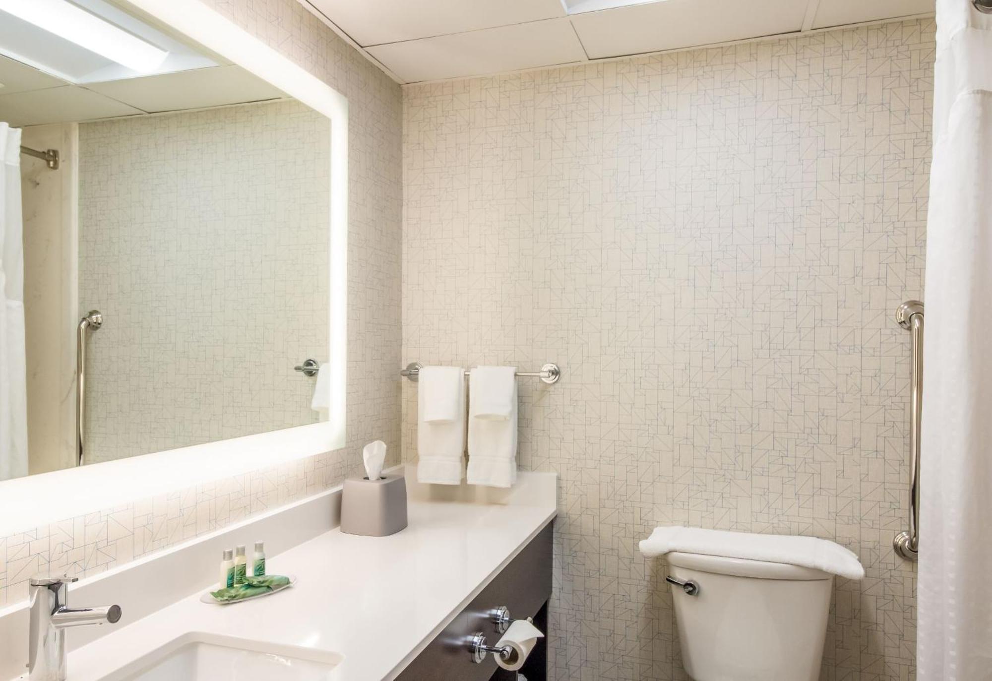 Clarion Pointe New Bern Hotel Екстериор снимка