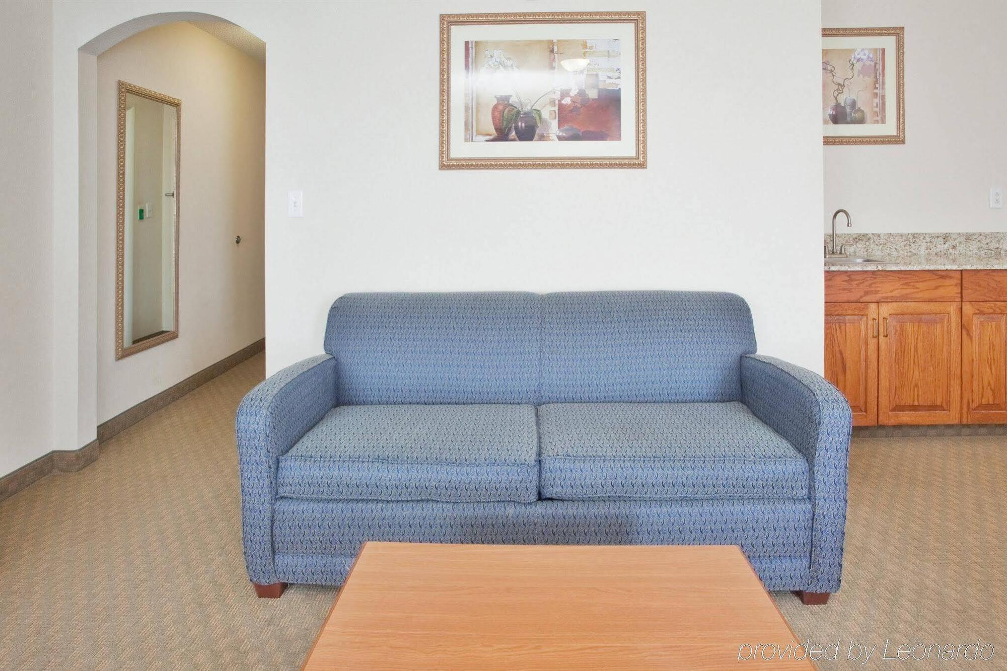 Clarion Pointe New Bern Hotel Екстериор снимка